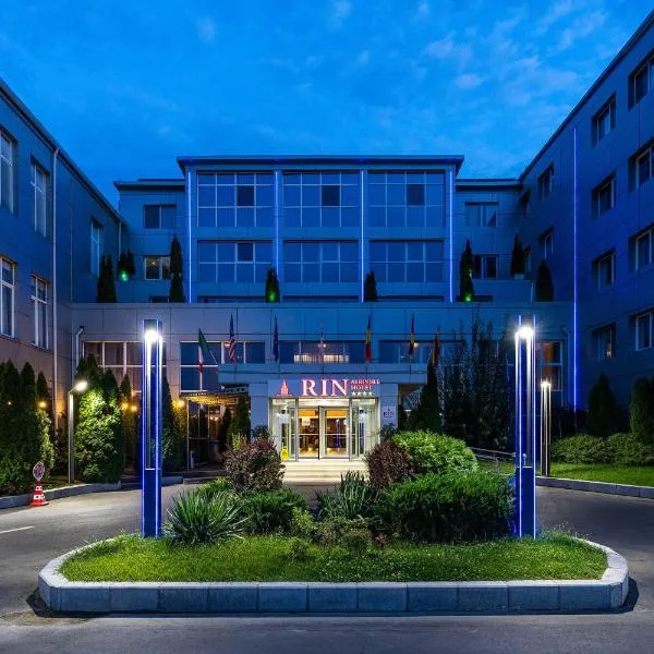 RIN Airport Hotel，位于奥托佩尼的酒店