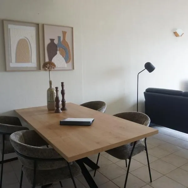 Kustverhuur, Oude manege Nieuwvliet, Nieuwvliet 11，位于尼乌弗利特的酒店