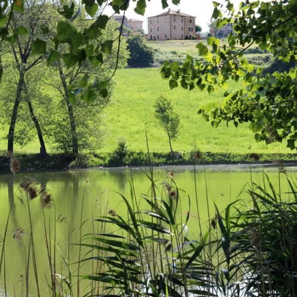 Appartamenti Cenni - Relais su Lago，位于Pianelleto的酒店