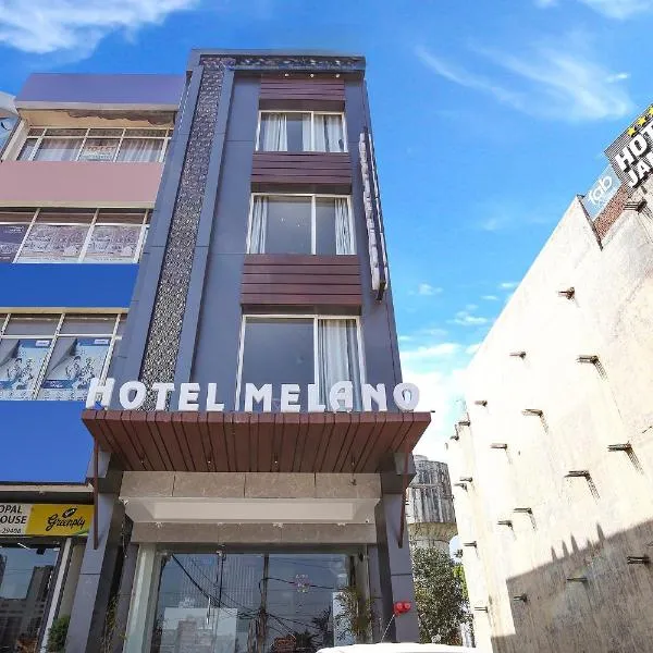 Hotel Melano Ambala Chandigarh Rd Zirakpur SkyJumper park，位于齐拉克普尔的酒店