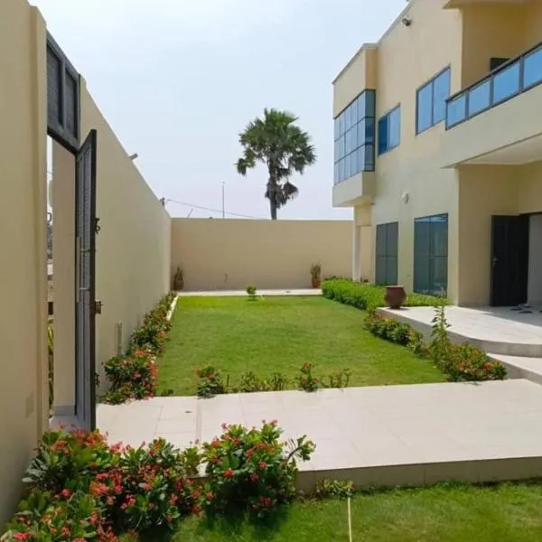 Douce vie，位于科托努的酒店