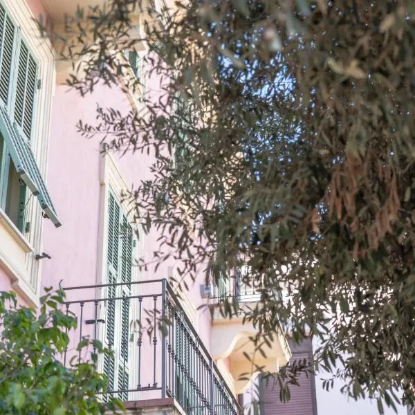 LC Boutique Hotel，位于阿尔玛·迪·塔吉亚的酒店