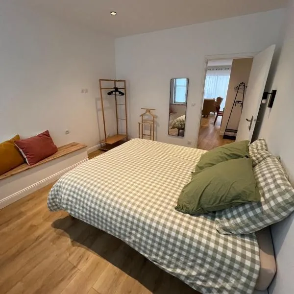 La Location des Géants - Appartement avec terrasse，位于杜埃的酒店