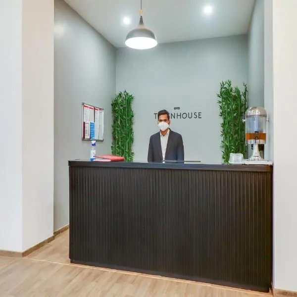 Super Townhouse Jashn，位于勒克瑙的酒店