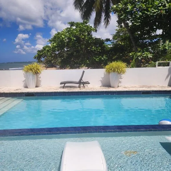 哥伦布酒店，位于阿瓜达的酒店