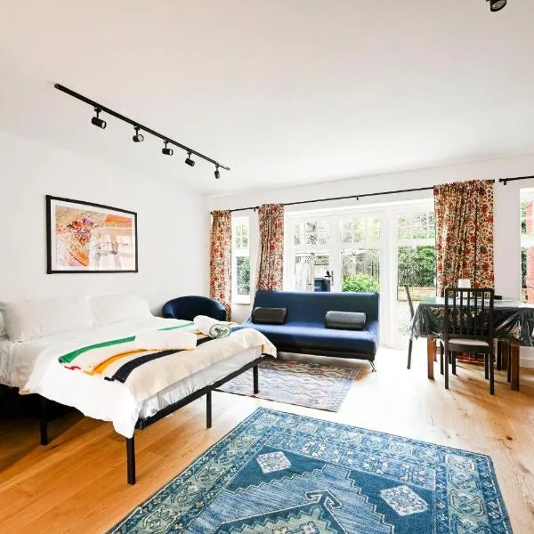 Cosy and Spacious Studio in Richmond London，位于伦敦的酒店