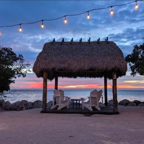 New Lagoon-front townhouse with Marina Day Dreams Key Largo，位于基拉戈的酒店