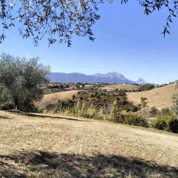 Da Jack Apartment with garden and parking, Penne Ideal for families and pets，位于Penne的酒店