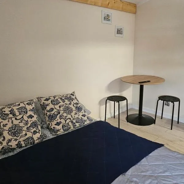 Przytulny pokój w Mazurska Ostoja ze wspólną łazienką i kuchnią，位于肯琴的酒店