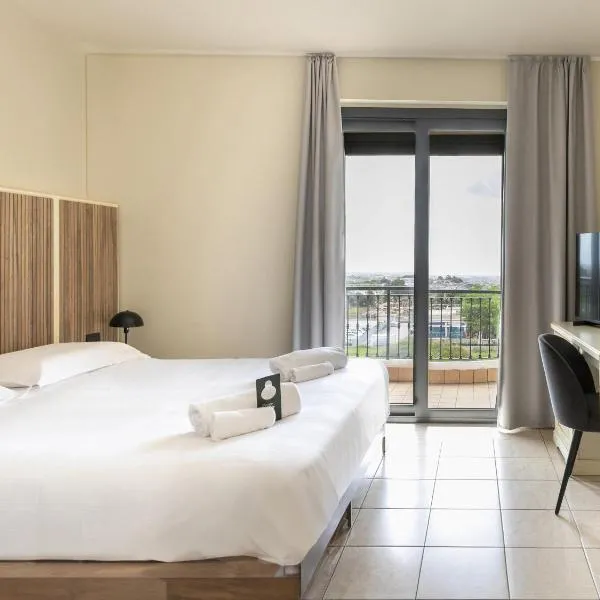 B&B HOTEL Pomezia Cortese，位于波梅齐亚的酒店