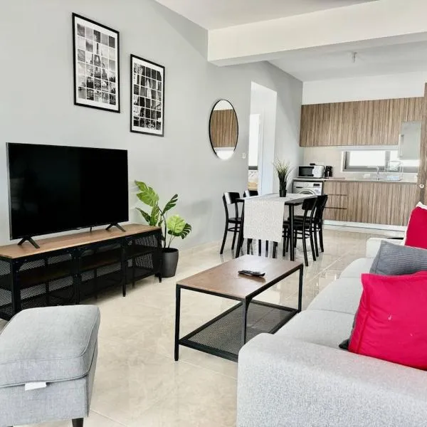 Bright & cozy apartment in Livadia，位于Livadhia的酒店