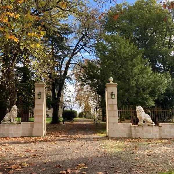 Orangerie du Château Marith - Tonneins Aiguillon Marmande - Séjour touristique et Soirée étape，位于Clairac的酒店