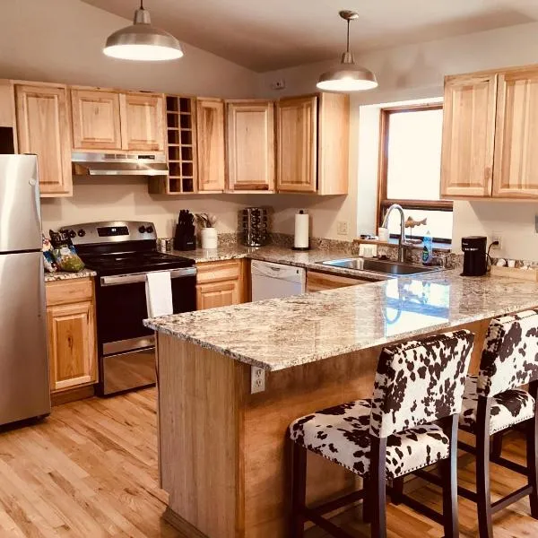 Durango Colorado Four Bedroom Two Bathroom Home，位于杜兰戈的酒店