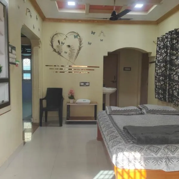 Tanvi Guest House Hampi，位于亨比的酒店