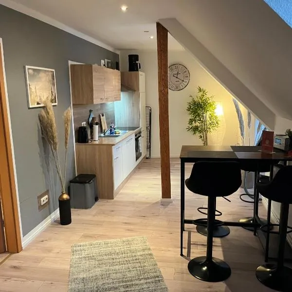 Best-Preis Stadtoase Salzwedel 2x gemütliche Wohnungen bis 8 Personen WLAN Vollausstattung nur Einzelbetten direkt im Zentrum，位于萨尔茨韦德尔的酒店