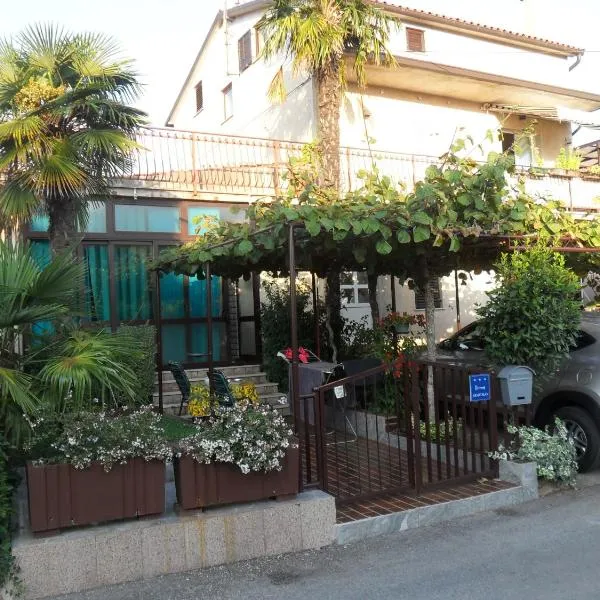Marija Rooms & Apartments，位于乌马格的酒店