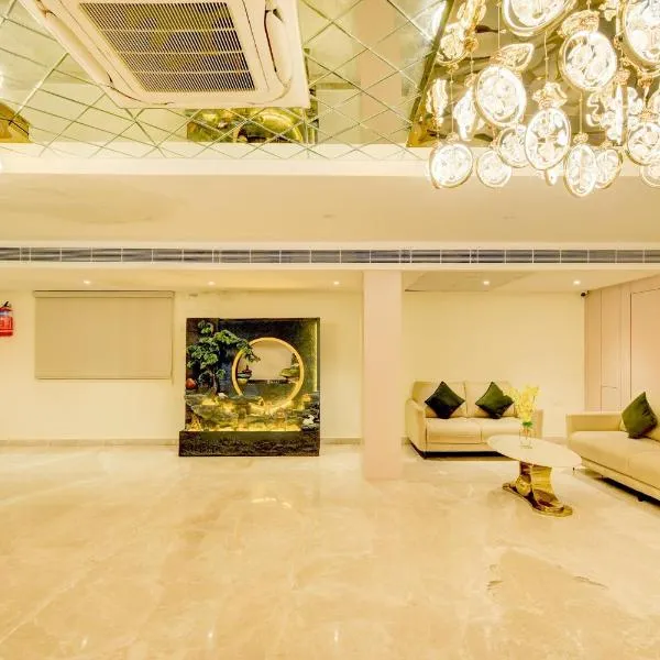 Palette Naveena Grand Hyderabad，位于Madhapur的酒店