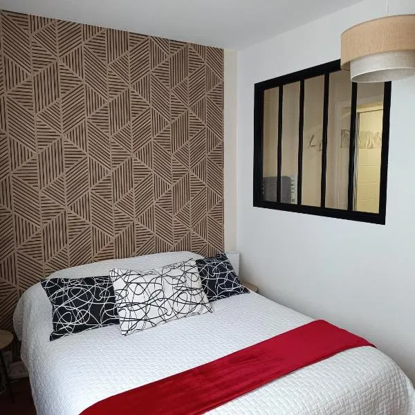 Suite parentale et cuisine，位于帕尔特奈的酒店