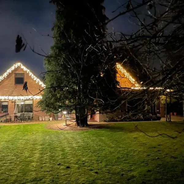 Vakantiehuis met eigen ingang，位于伊皮的酒店