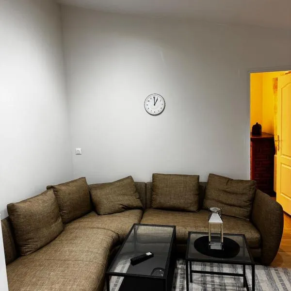 Charming cozy house near Paris and Disney，位于Gagny的酒店