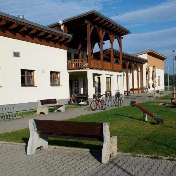 Sportovní areál Horní Počaply，位于什捷季的酒店