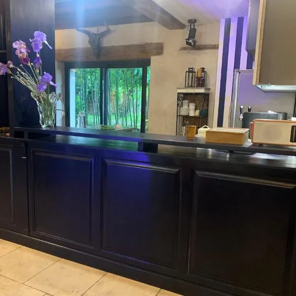 les hébergements de la ferme des buttons，位于Rosnay的酒店