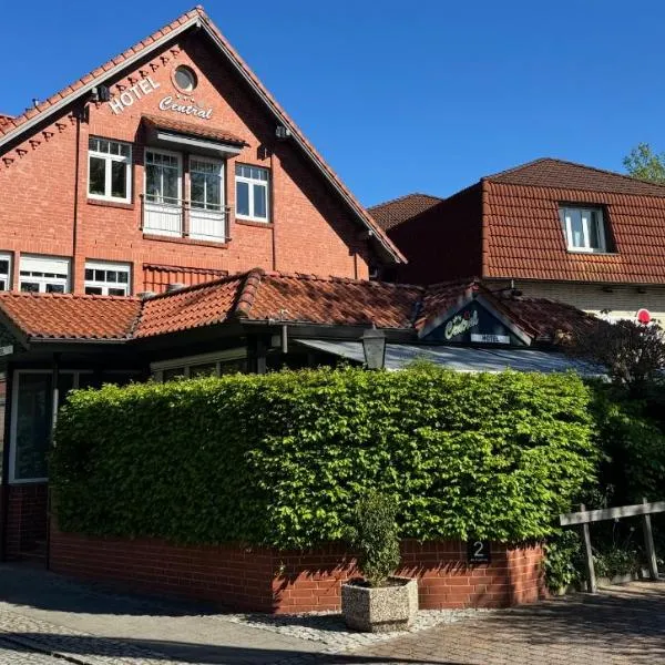 Hotel Central Garni，位于策芬的酒店