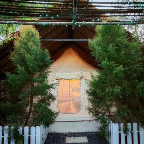 Bambus Restaurant, Bar & Glamping，位于芭东海滩的酒店