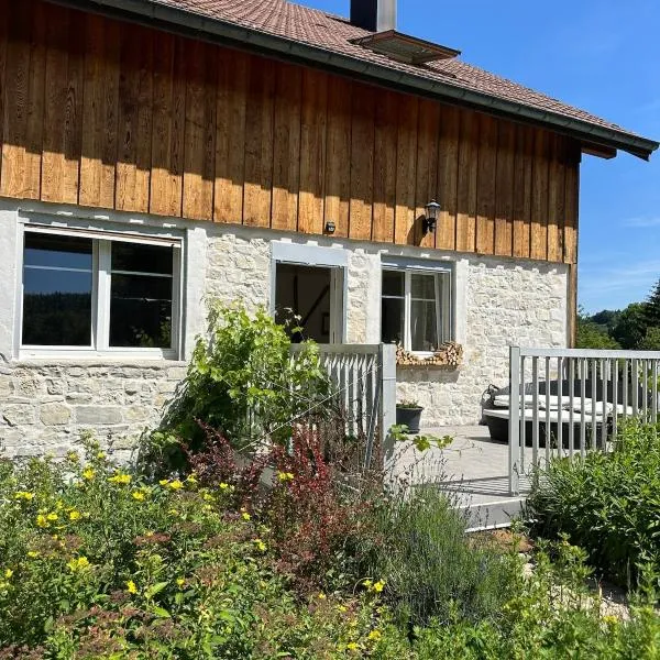 Gîte le Frêne，位于Fuans的酒店