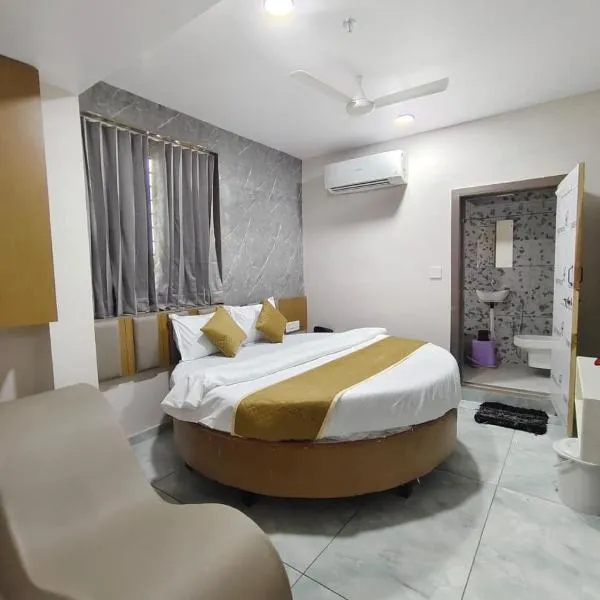 Hotel Metro,位于Himatnagar的酒店