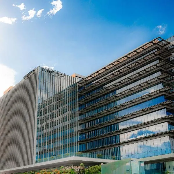 Crowne Plaza Merida by IHG，位于梅里达的酒店