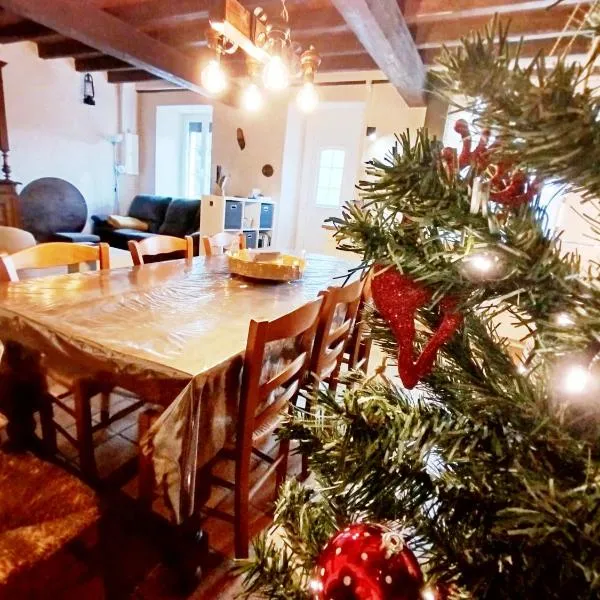 Ornolac Ariège Maison spacieuse avec jardin, idéale familles & amis，位于Ornolac-Ussat-les-Bains的酒店