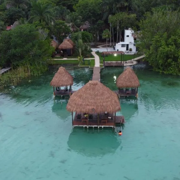 Hotel Isabella Bacalar Lake Front，位于巴卡拉尔的酒店