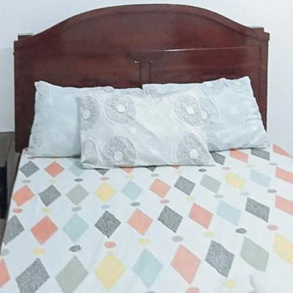 RedDoorz at Rachael Pension House，位于桑坦德的酒店