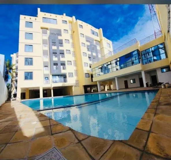 Modern luxurious 2 bedroom apartment,Mombasa Nyali，位于尼亚利的酒店