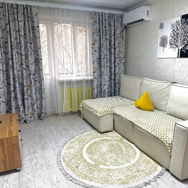 Апартаменты на Закарпатская 6，位于Turksib的酒店