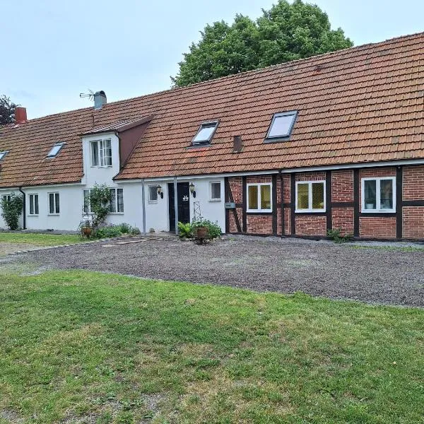 Klockargården Örja byväg 17，位于兰斯克鲁纳的酒店