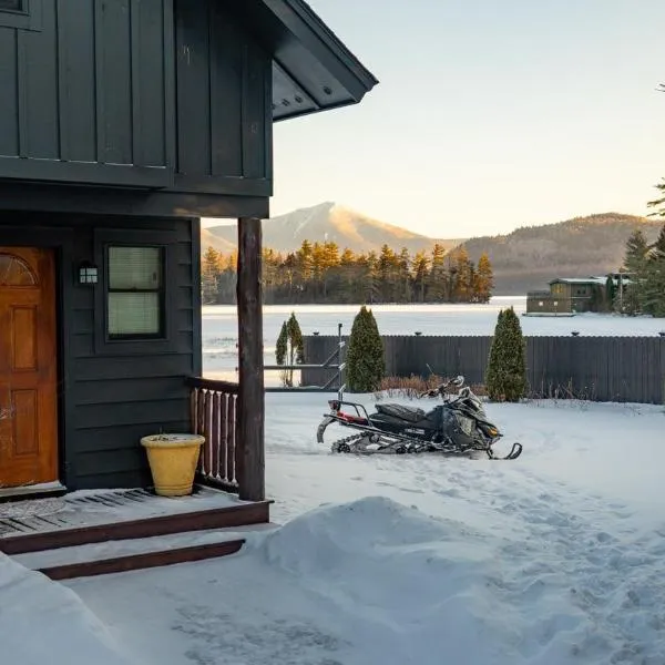 Placid Bay Hotel，位于普莱西德湖的酒店