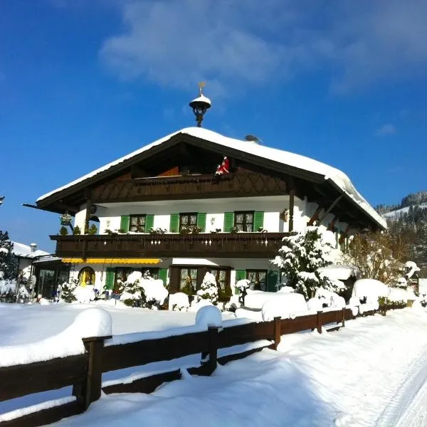 Apartmenthaus Der Johanneshof - tolle Lage nah am See，位于施利尔塞的酒店