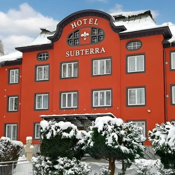 Active & Wellness Hotel Subterra，位于奥斯特罗夫的酒店