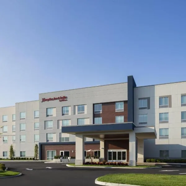 Hampton Inn & Suites By Hilton Long Island Farmingdale，位于法明代尔的酒店