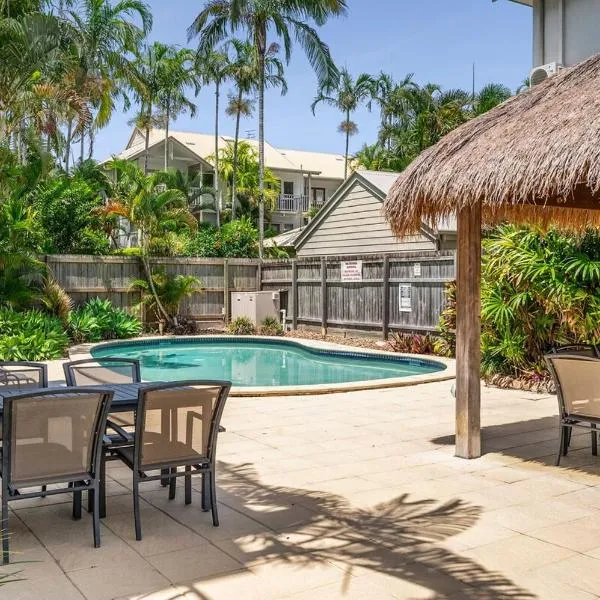 Noosaville Riverside Hideaway Lush gardens & River，位于努萨维尔的酒店
