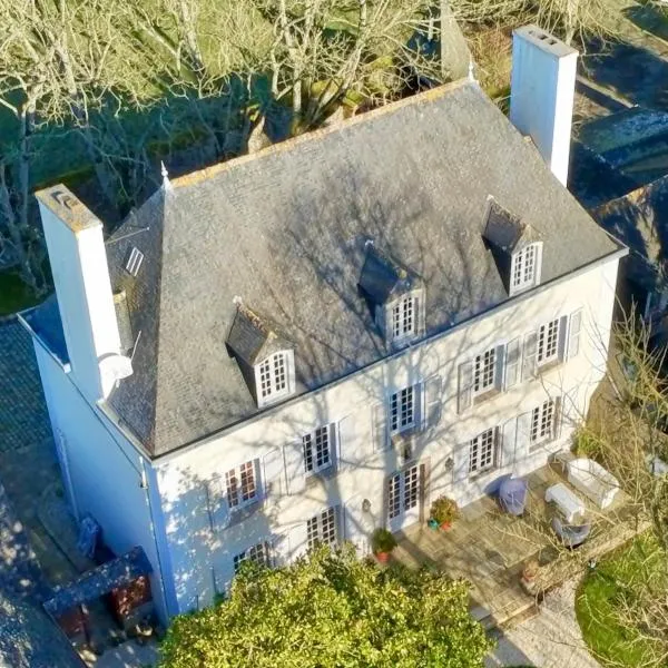 La Meffrais 1741 - Manoir Élégant - B&B - Parking - 3 min de Dinan，位于迪南的酒店