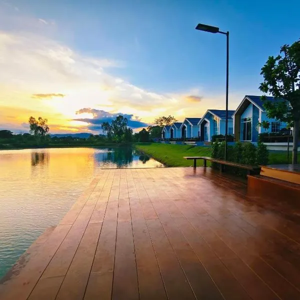 Hug Home Resort Wichianburi ฮักโฮม รีสอร์ท วิเชียรบุรี，位于Wichian Buri的酒店
