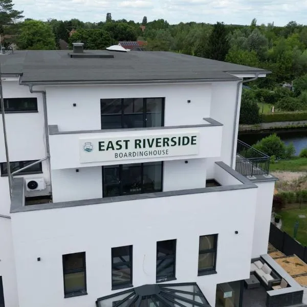 East-Riverside Boardinghouse，位于埃尔克纳的酒店