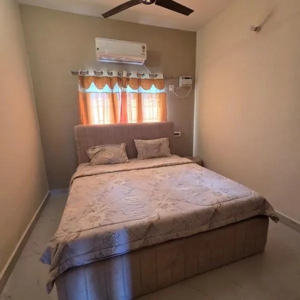 Lago Luxe Inn，位于钦奈的酒店