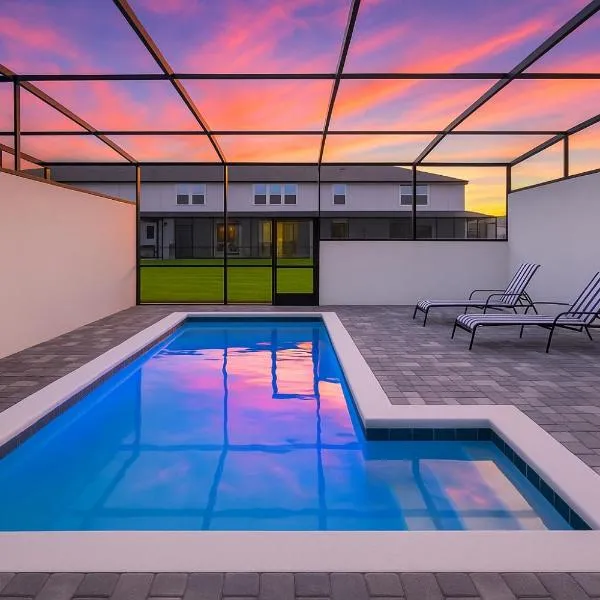Modern and Spacious 5BR Villa Near Disney with Private Pool and Themed Bedrooms，位于奥兰多的酒店