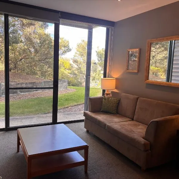 Resort Living with Pool, Golf, Bar and Dining，位于芬戈的酒店