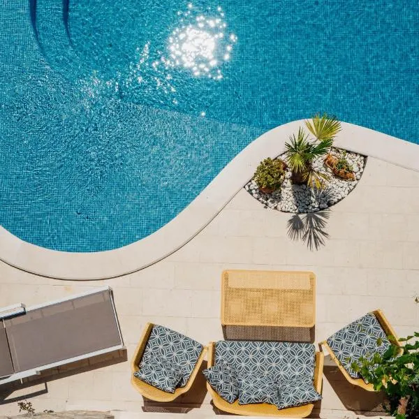 Apartments Captain's Villa，位于布德瓦的酒店