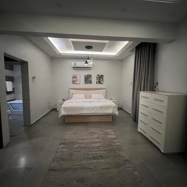 Al Hamra Sky Stay，位于阿尔哈姆拉的酒店